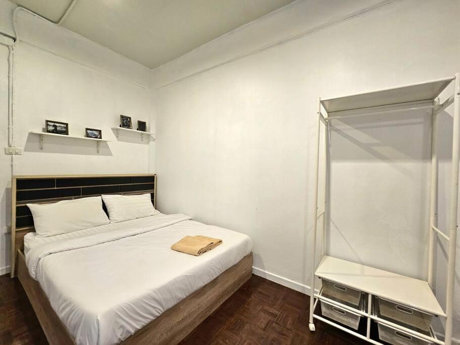 Holiday home 10mins Bts Skytrain Onnut Station