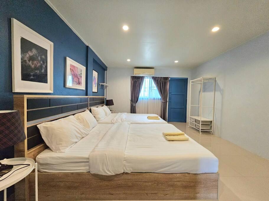 Holiday home 10mins Bts Skytrain Onnut Station Bangkok