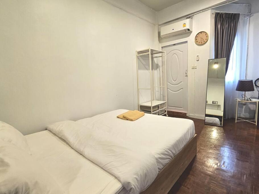 Holiday home 10mins Bts Skytrain Onnut Station Bangkok