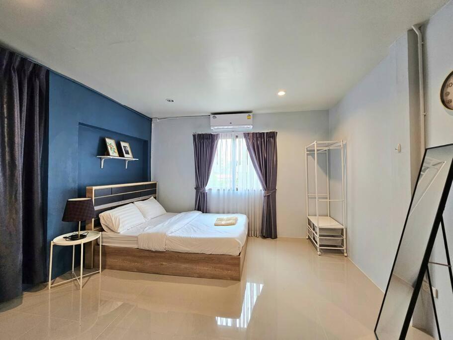 Holiday home 10mins Bts Skytrain Onnut Station Bangkok