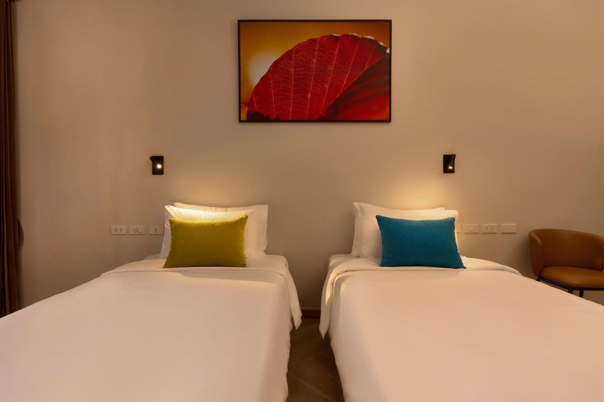 Red Door Samsen Hotel, 3*
