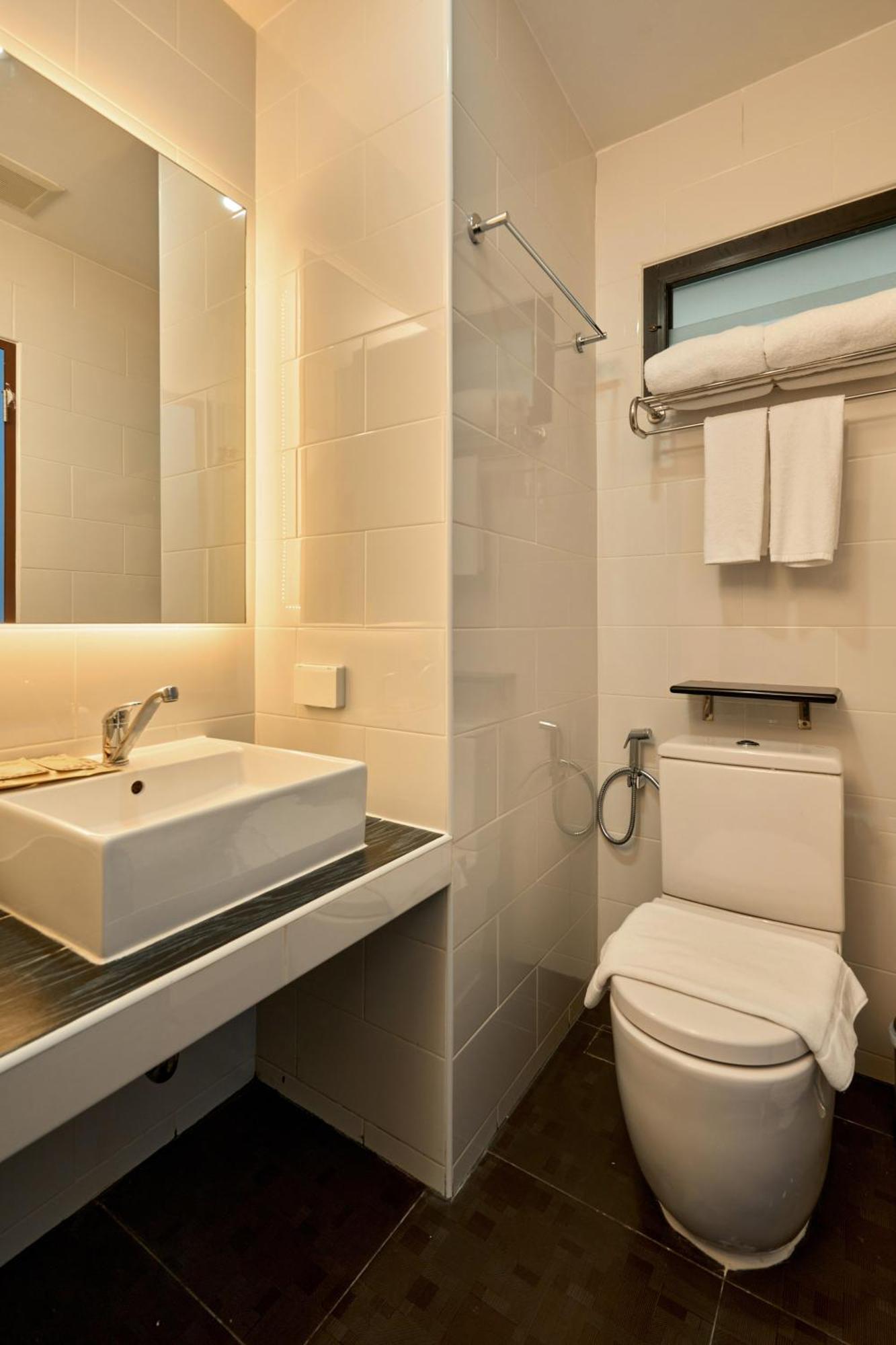 Red Door Samsen Hotel, 3*