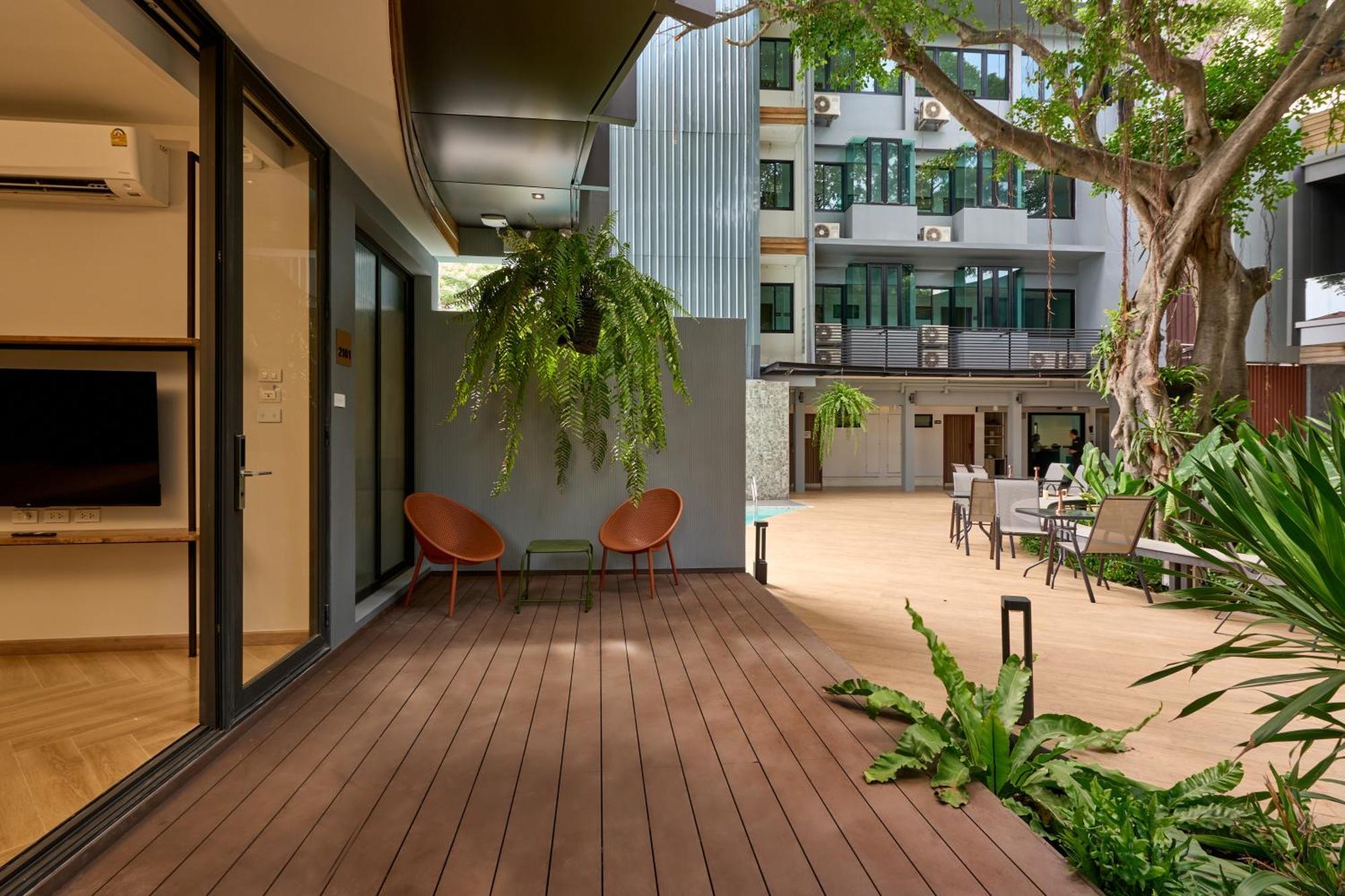 Red Door Samsen Hotel, 3* Bangkok