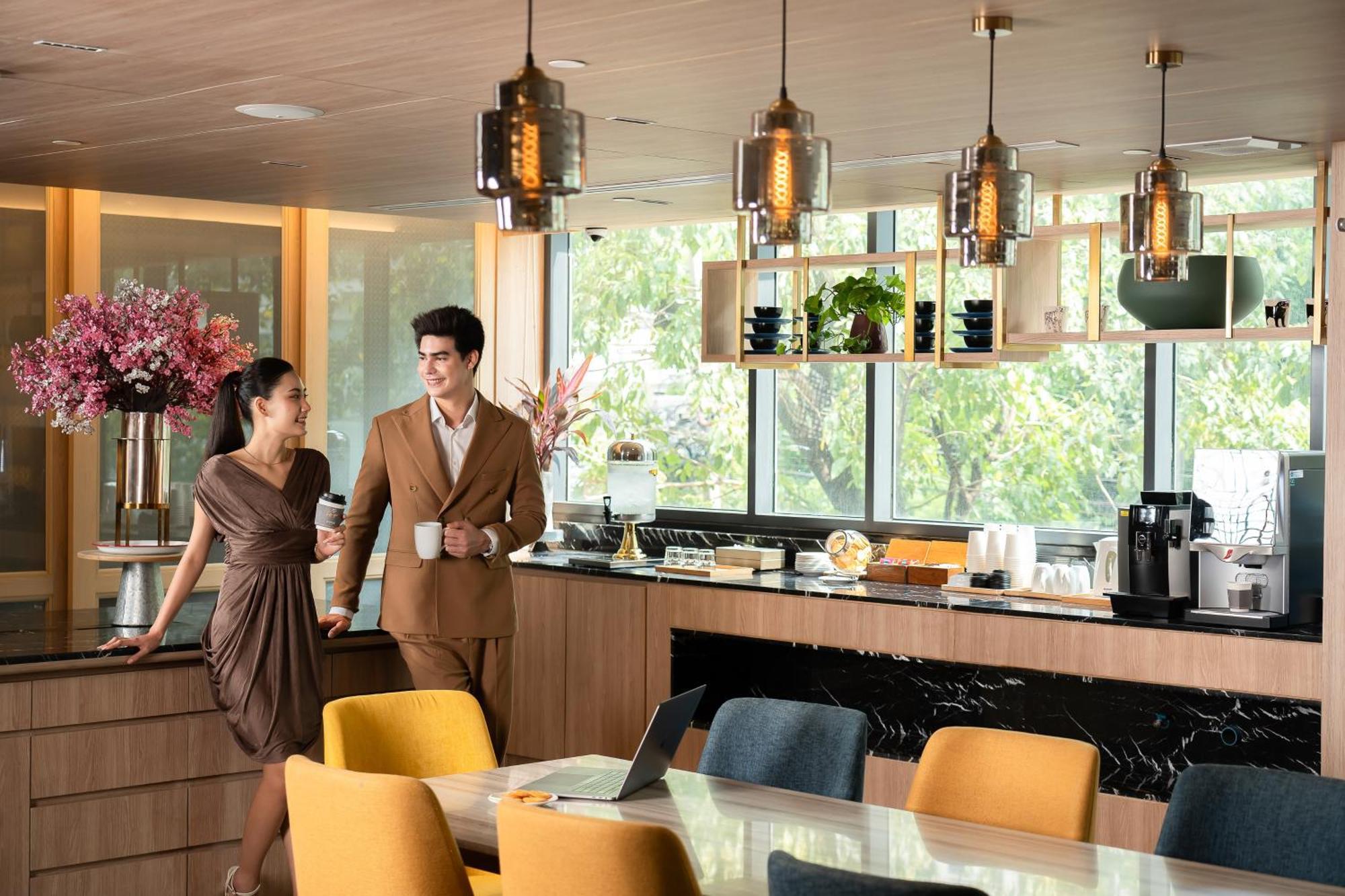 Staybridge Thonglor By Ihg 4*