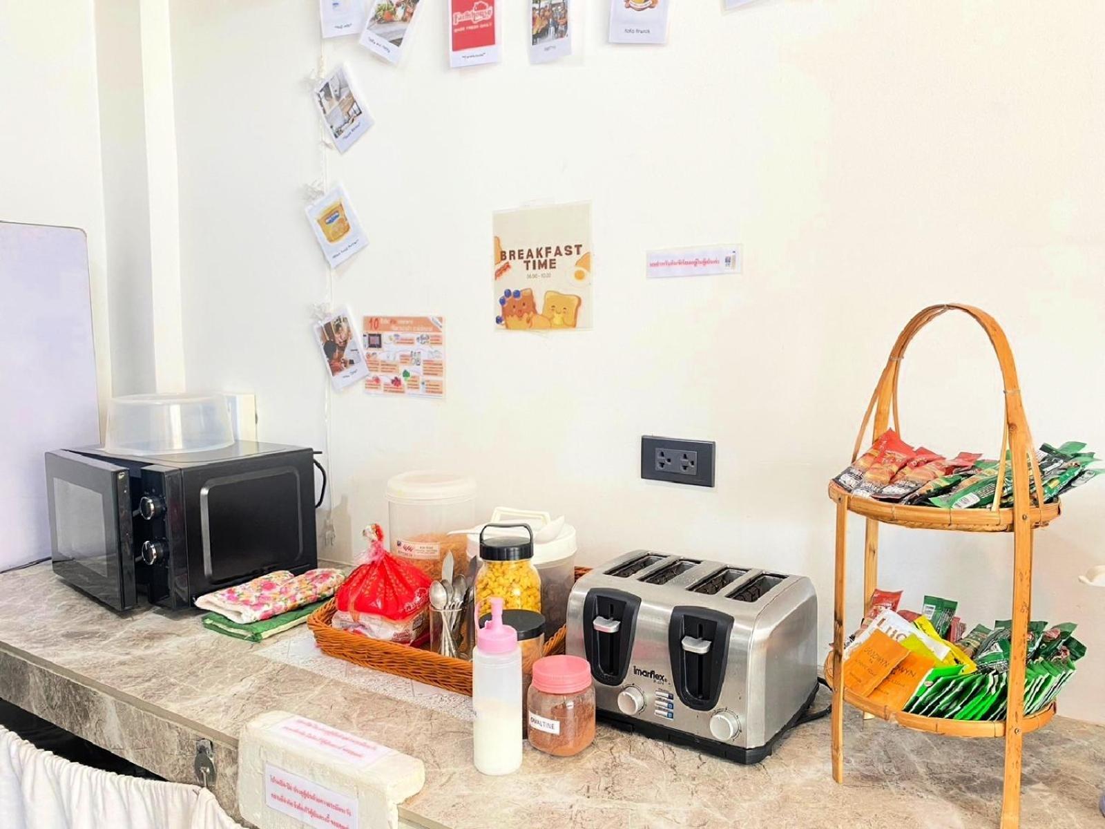 Baan Kun Mhor บ้านคุณหมอโฮสเทล Hostel Bangkok