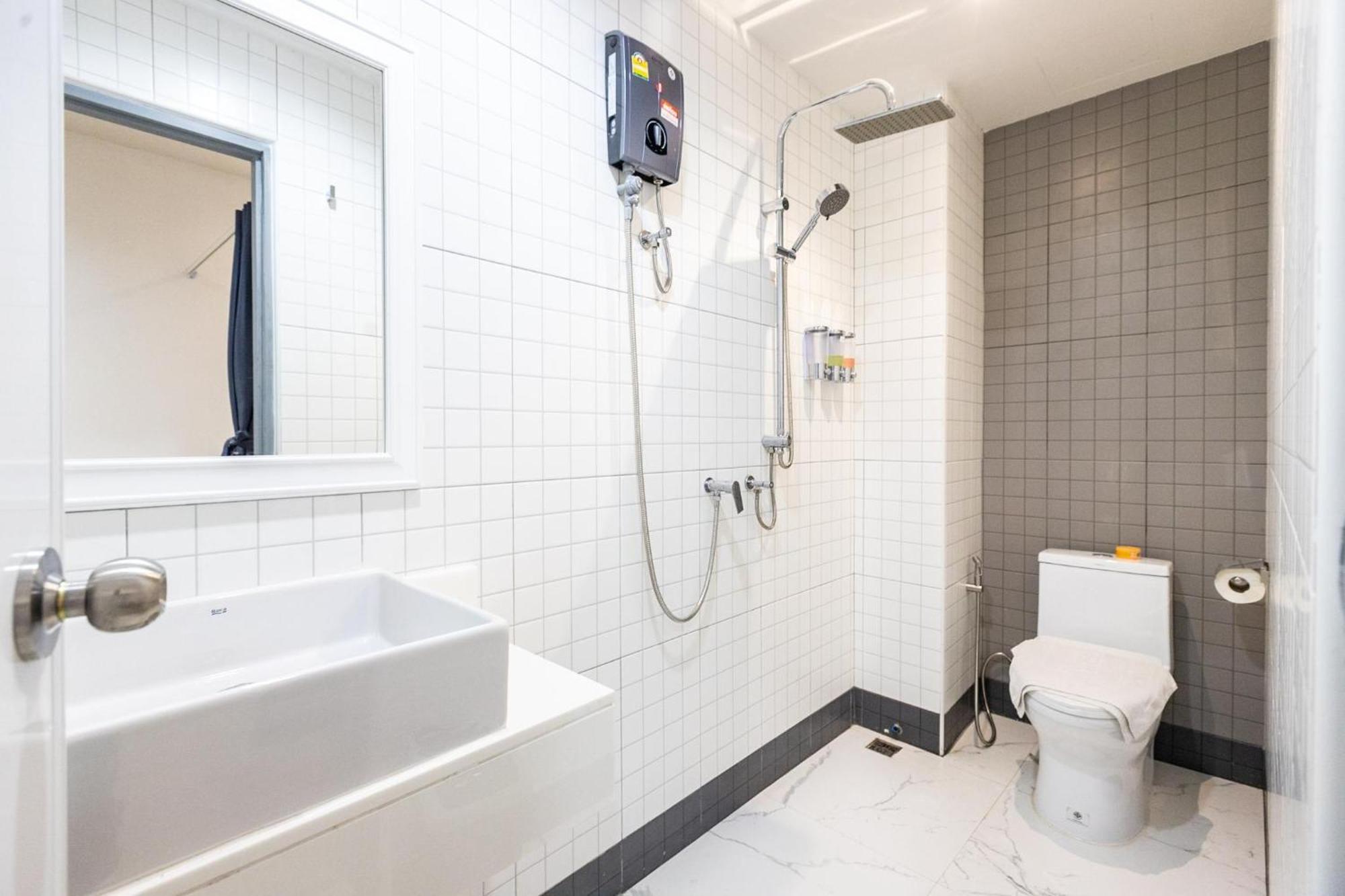 Hostel Baan Kun Mhor บ้านคุณหมอโฮสเทล Bangkok