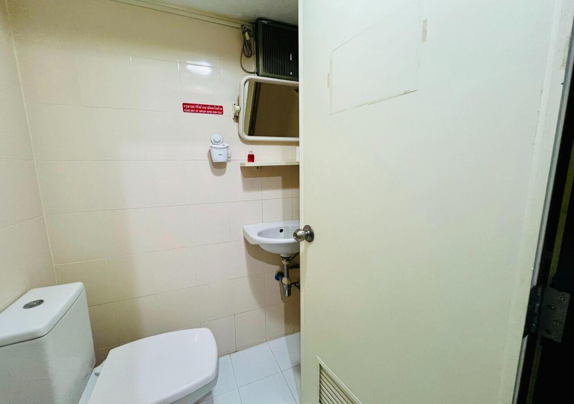 Gasthof Ree House@soi Cowboy-asoke Bts-mrt