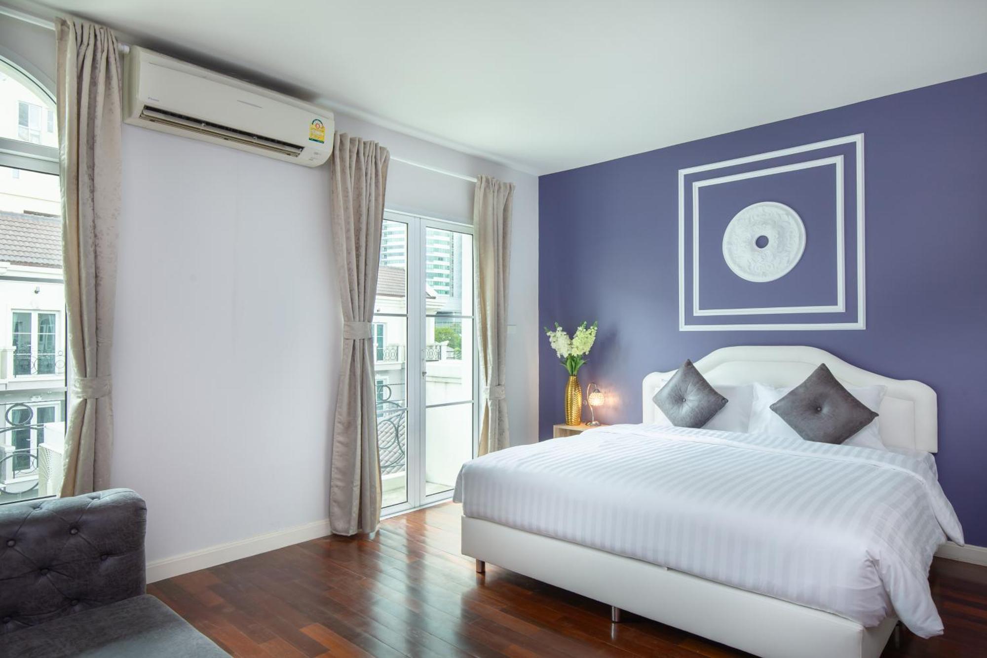 Inhome Luxury By Kitty *