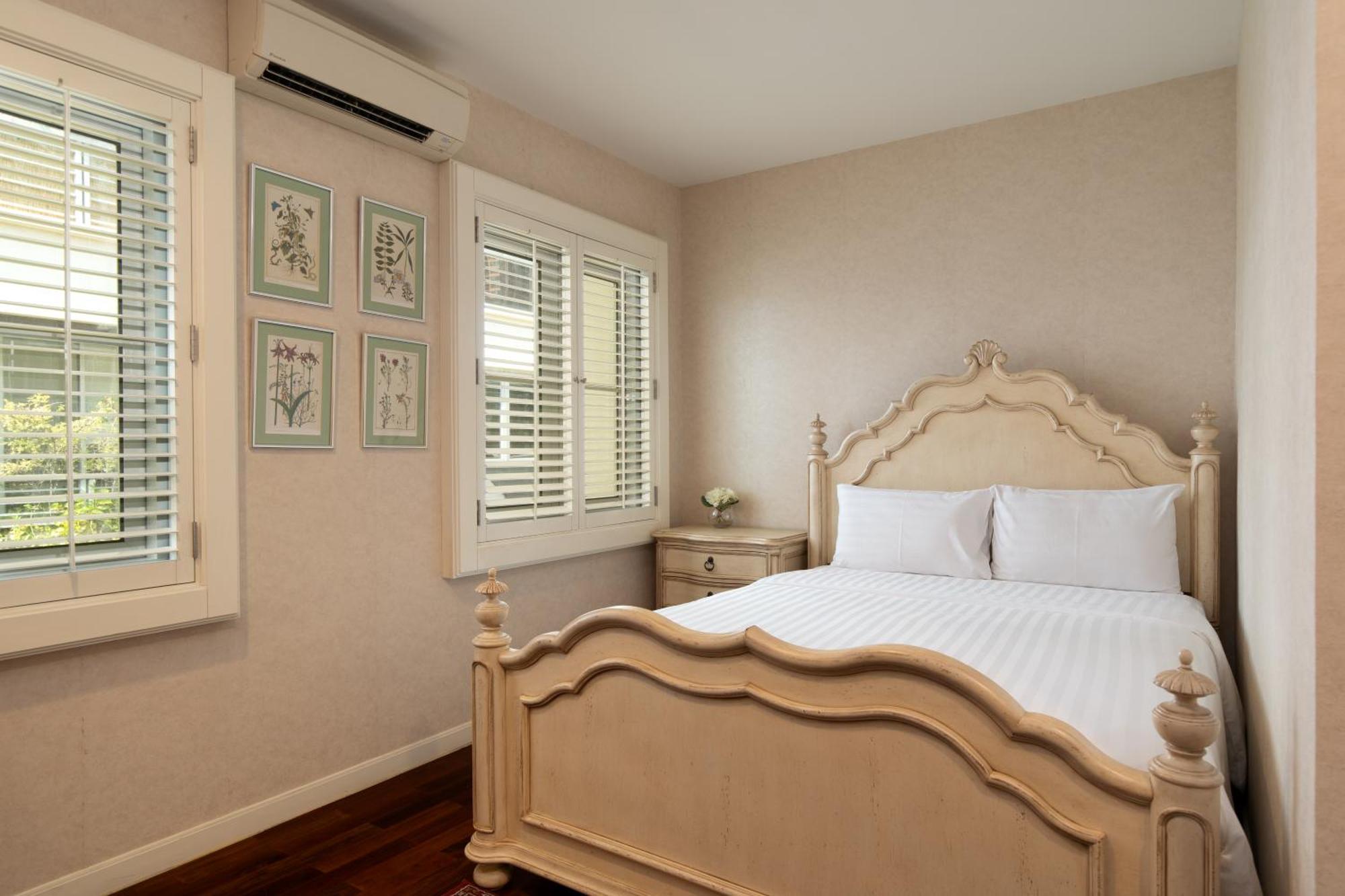 Inhome Luxury By Kitty *