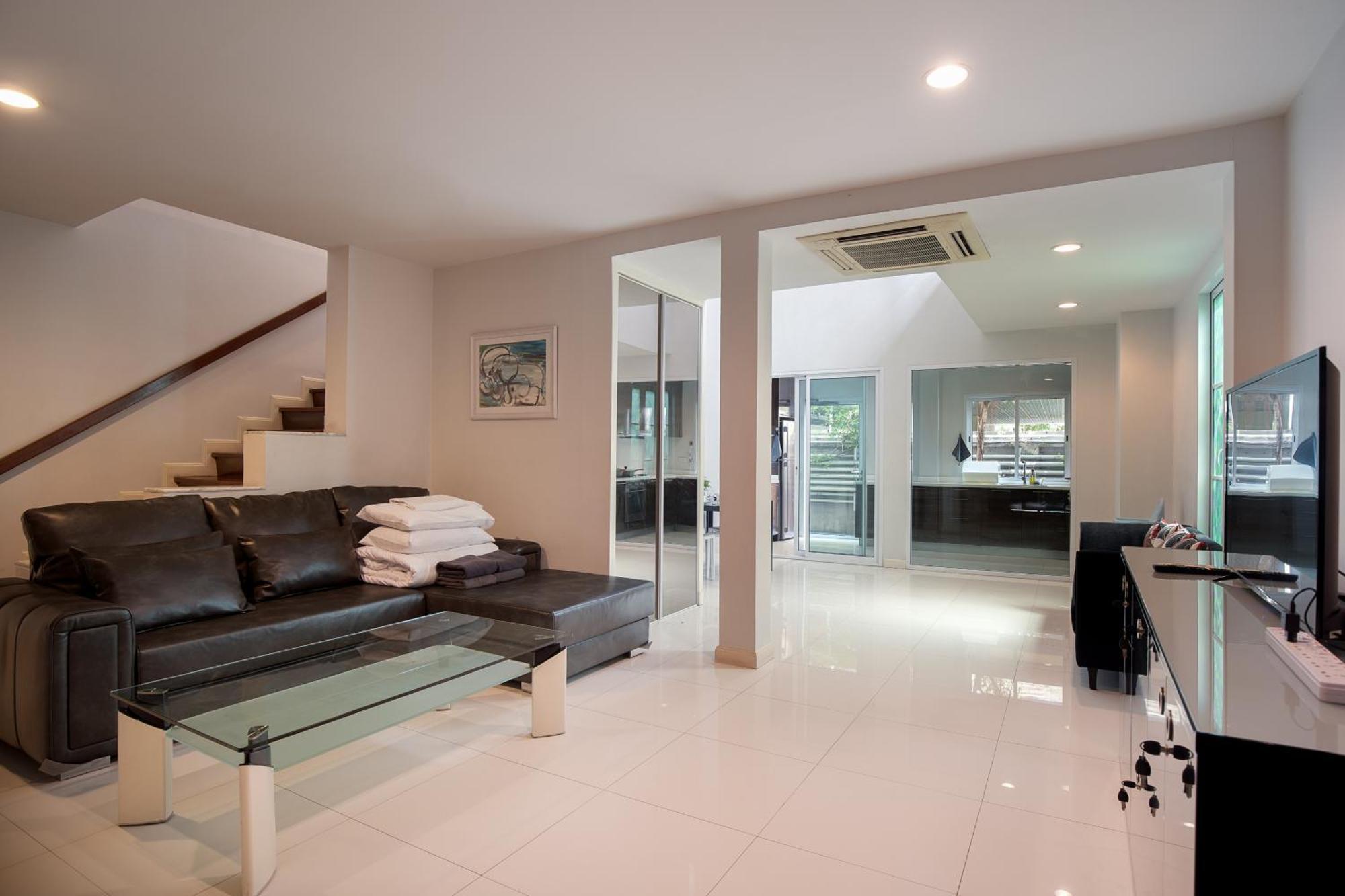 Inhome Luxury By Kitty *