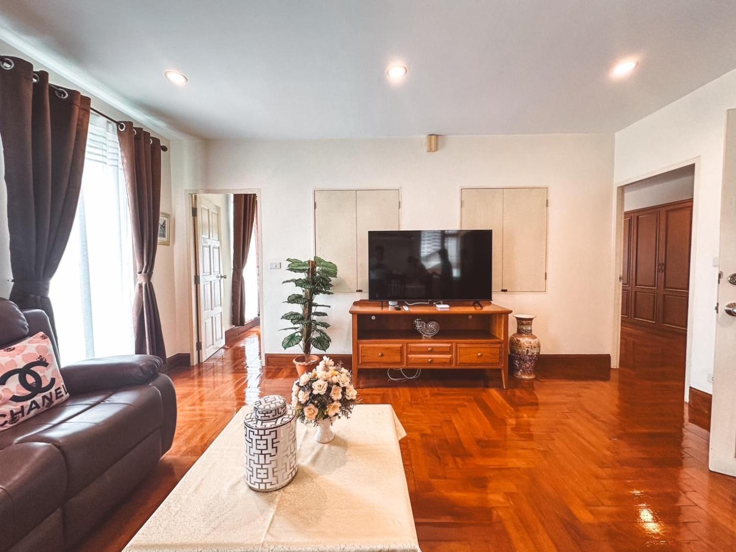 Chez Moi Private Executive Sukhumvit 26 Apartment