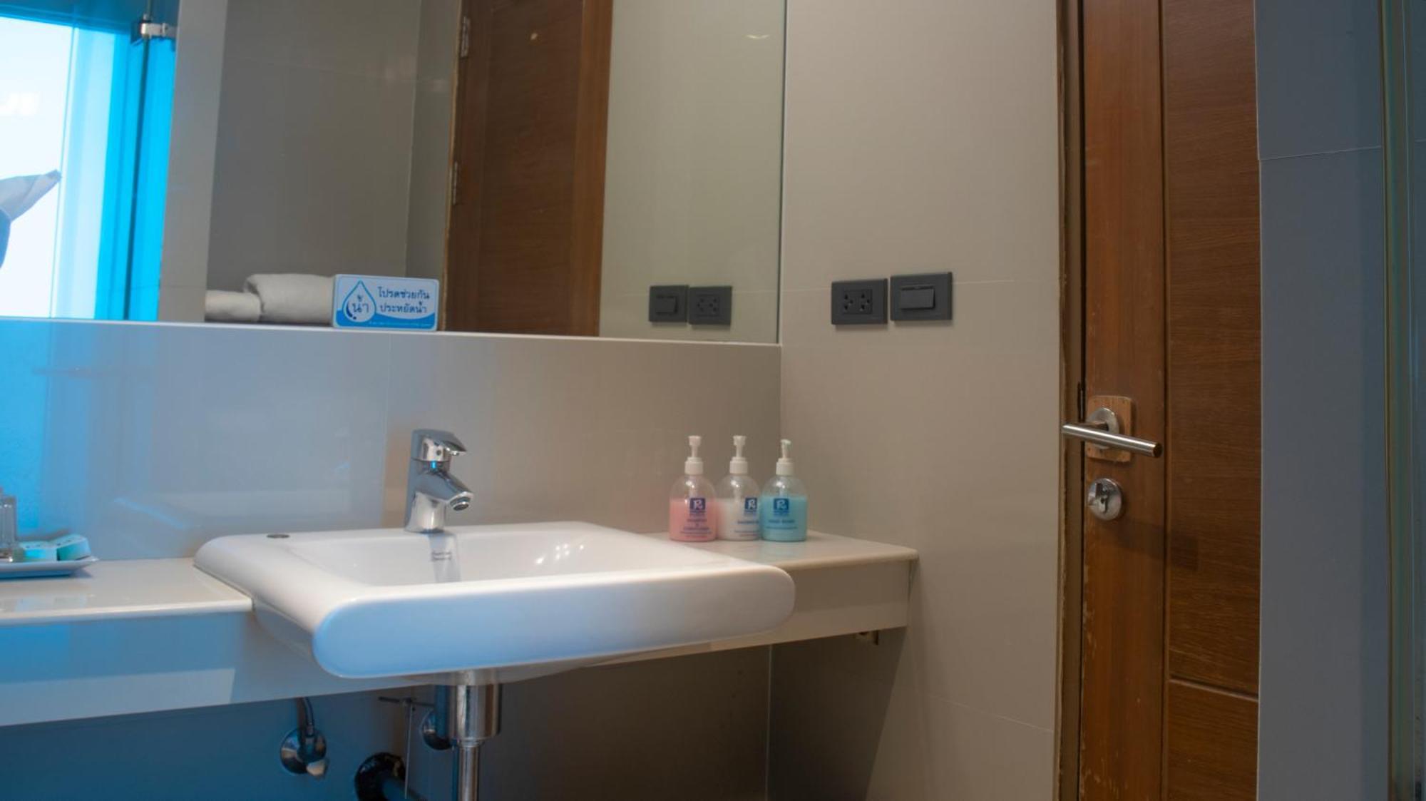 Riverside Hotel 4*