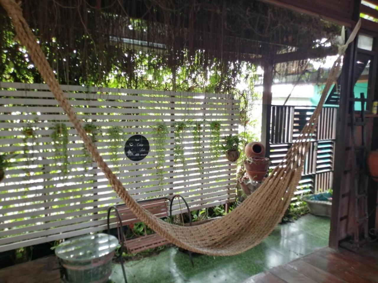 Baan Chay Sala, 2 Bedrooms House Near Airport Holiday home Bangkok