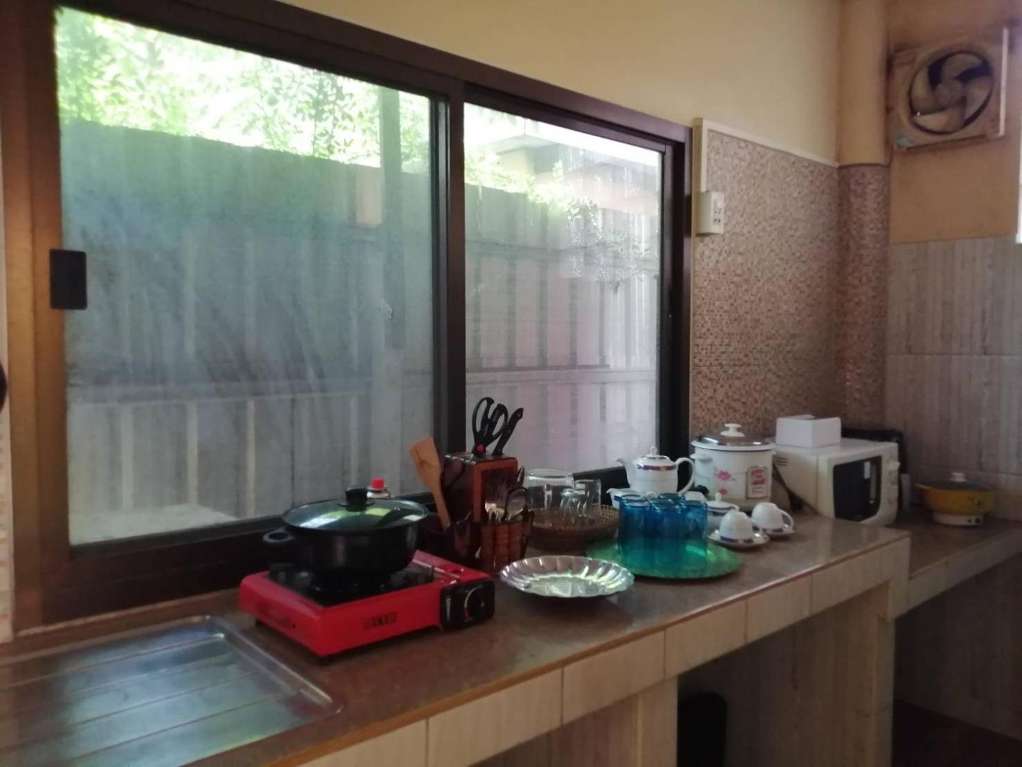 Baan Chay Sala, 2 Bedrooms House Near Airport *