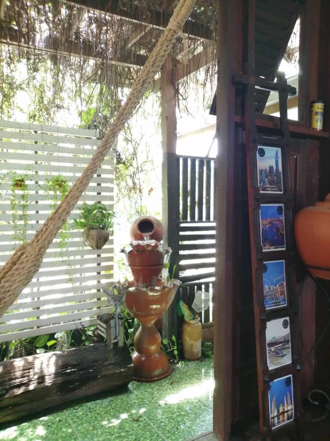 Baan Chay Sala, 2 Bedrooms House Near Airport *