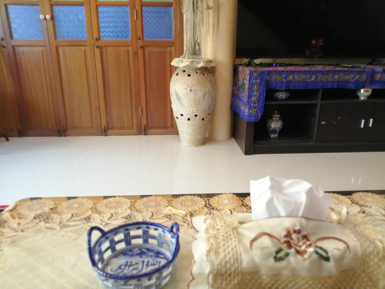 Baan Chay Sala, 2 Bedrooms House Near Airport