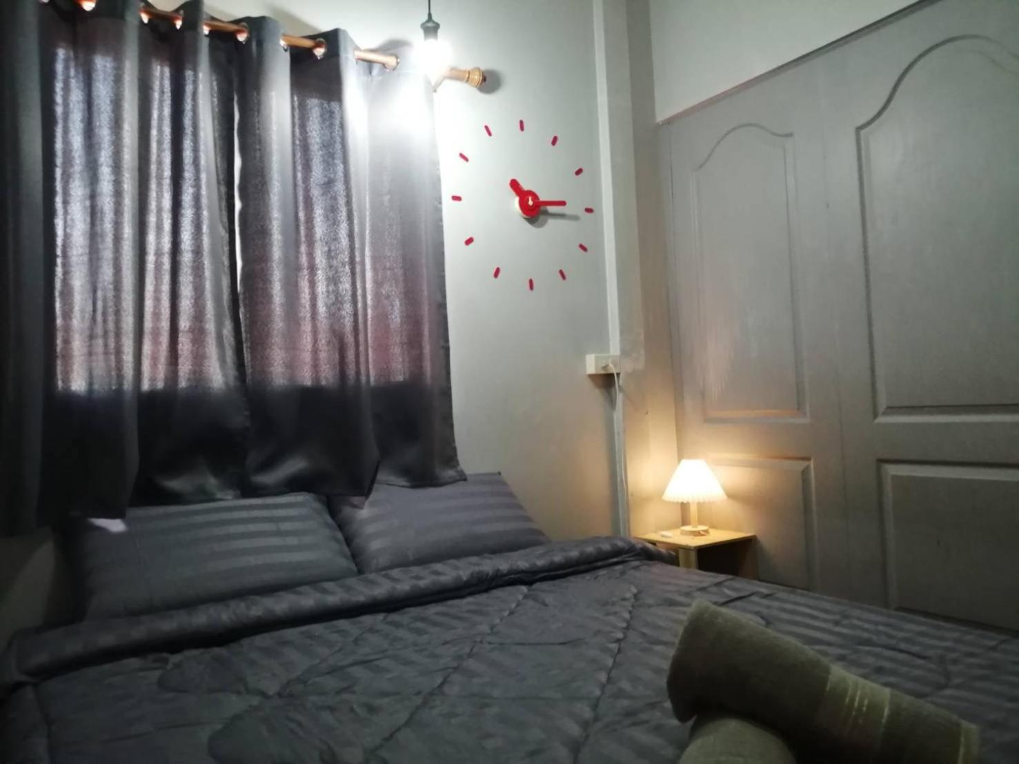 Baan Chay Sala, 2 Bedrooms House Near Airport *