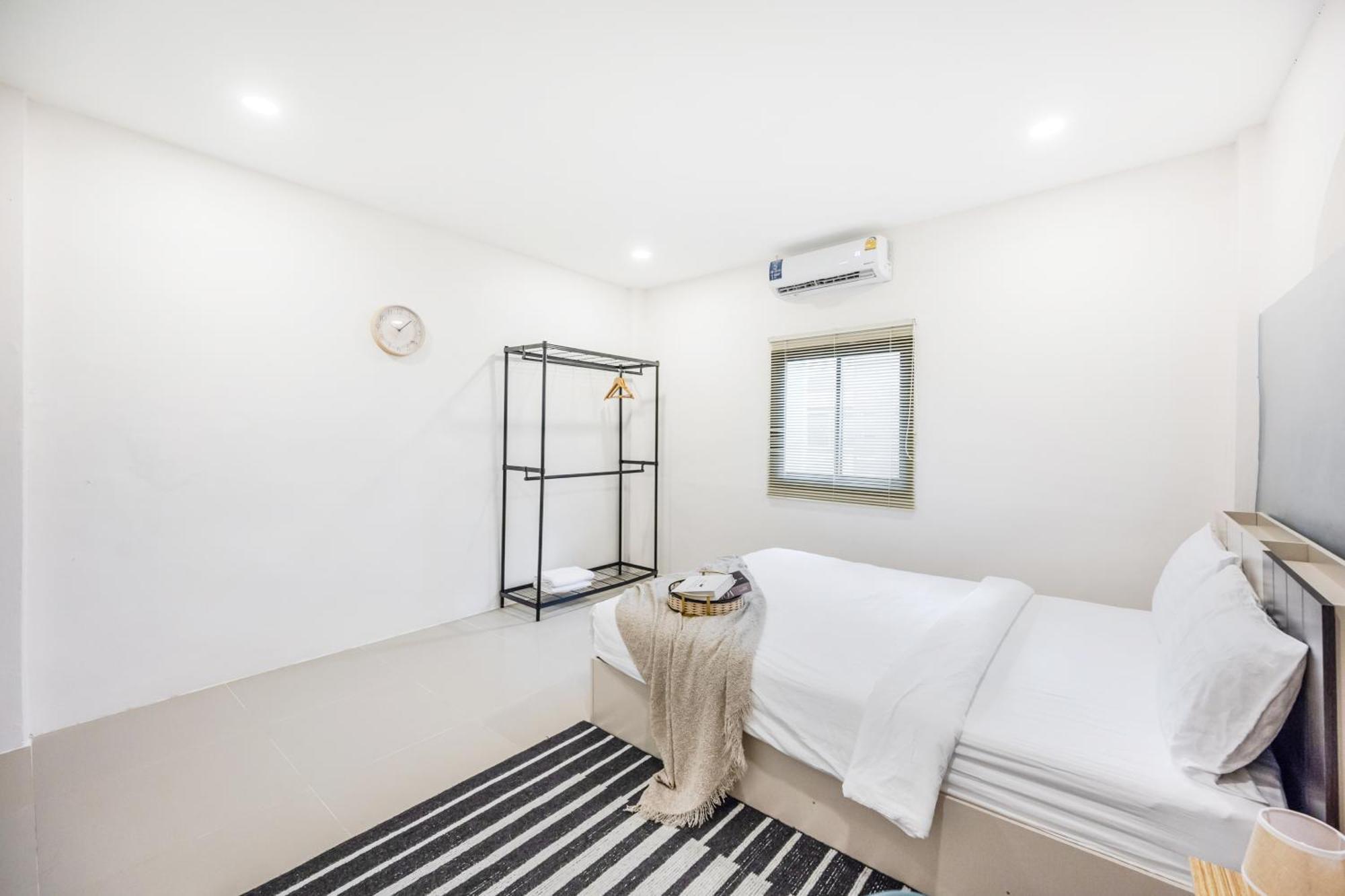 Entire Cozy House/near Bts Skytrain/12pp Villa Bangkok