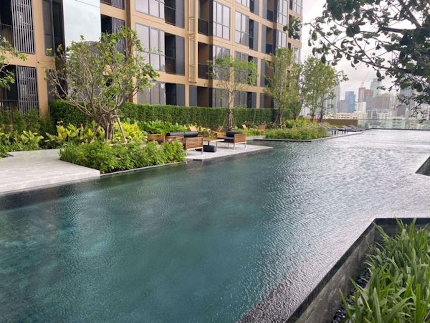 Apartment Luxury Living With Breathtaking Cityscape Vistas Bangkok