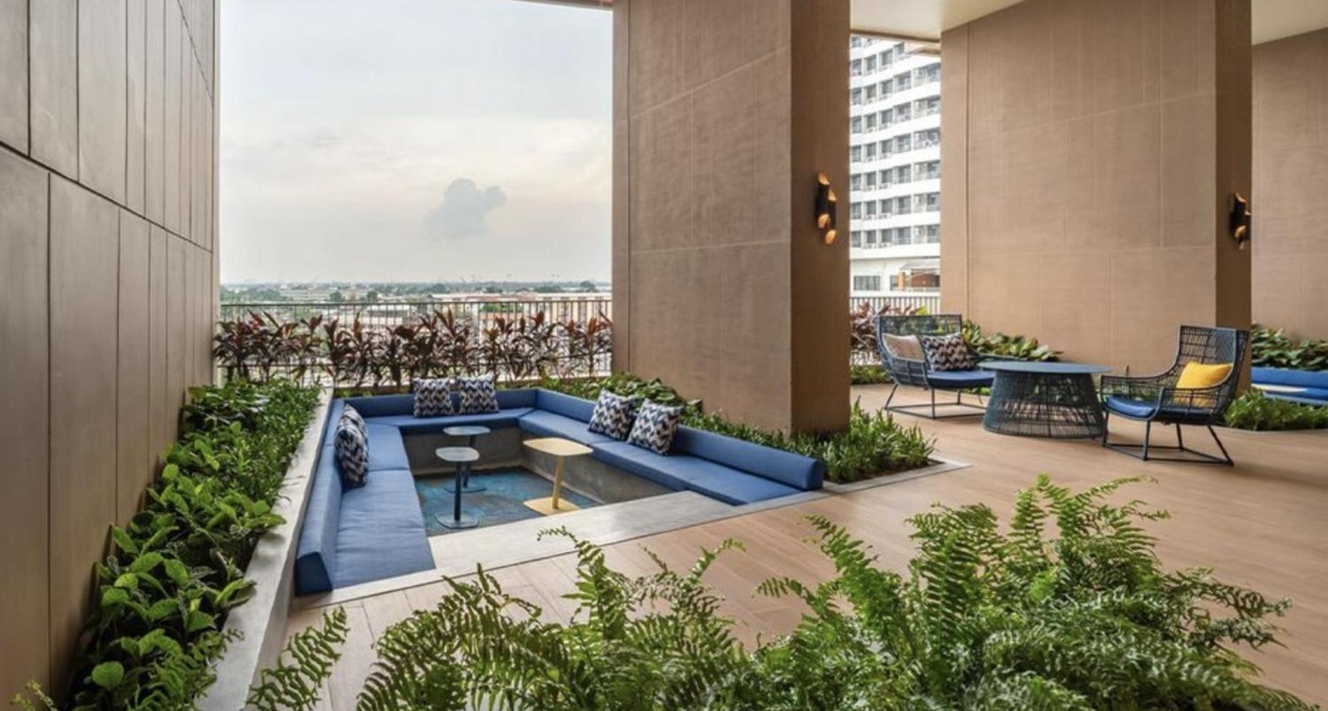 Luxury Living With Breathtaking Cityscape Vistas *