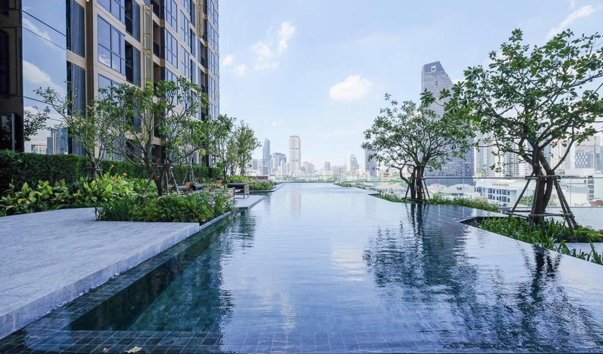 Luxury Living With Breathtaking Cityscape Vistas *