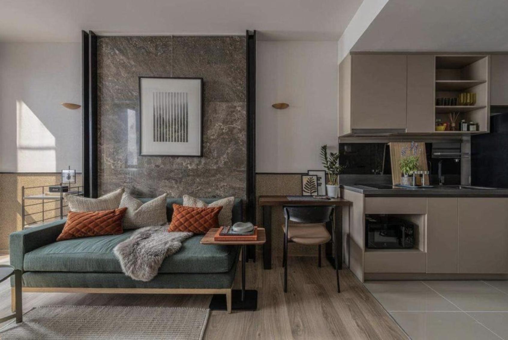 Luxury Living With Breathtaking Cityscape Vistas *