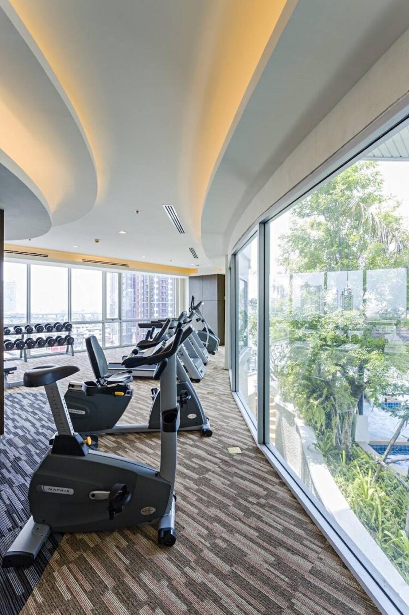 1br-bts Phra Khanong 1min-sky Infinity Pool&gym *