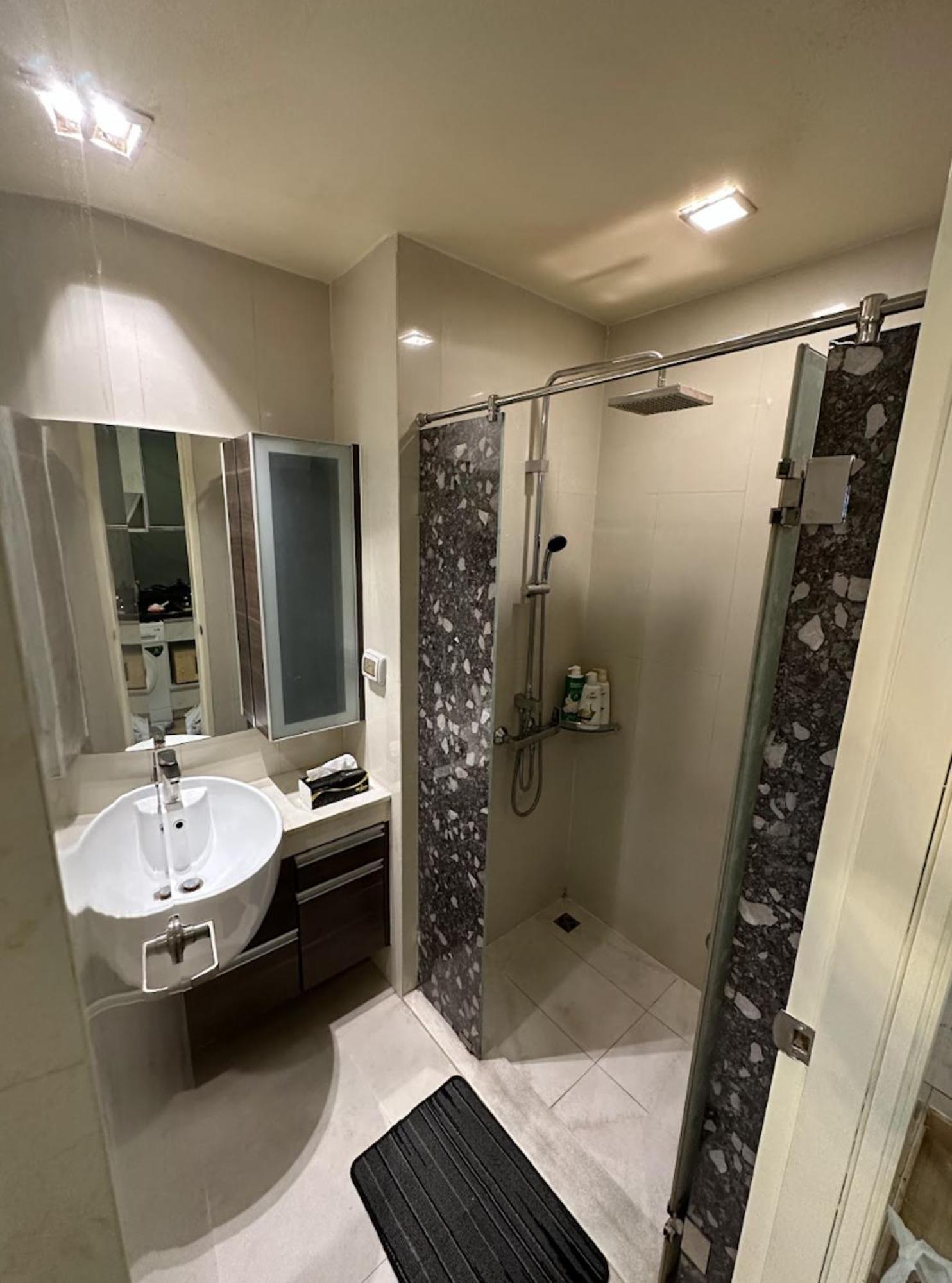 1br-bts Phra Khanong 1min-sky Infinity Pool&gym Bangkok