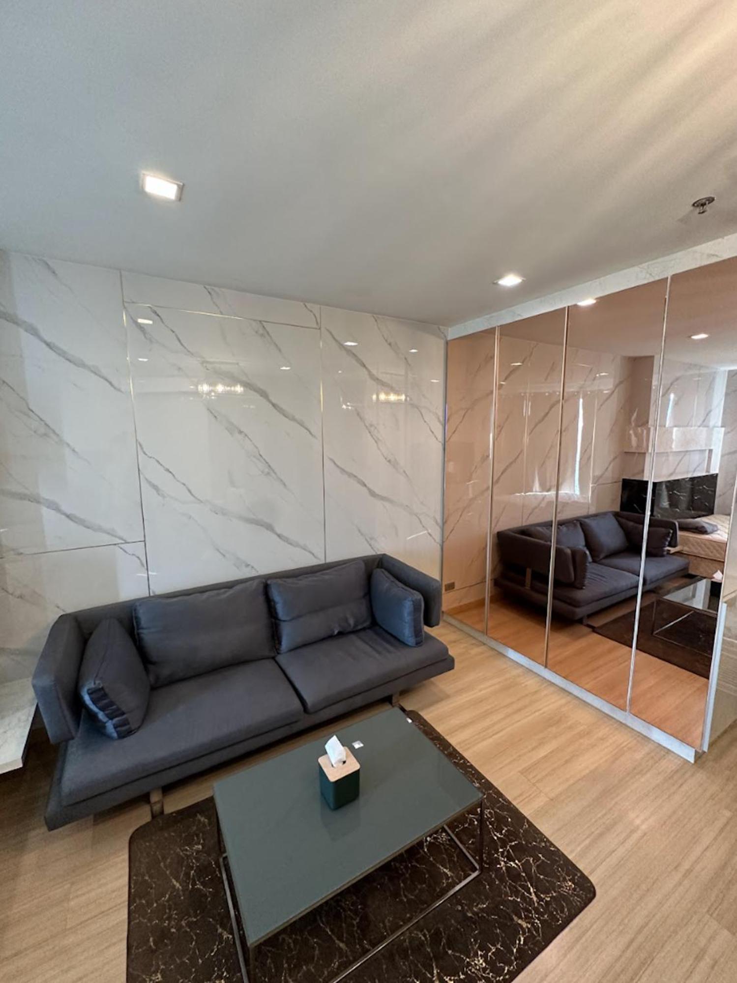1br-bts Phra Khanong 1min-sky Infinity Pool&gym * Bangkok