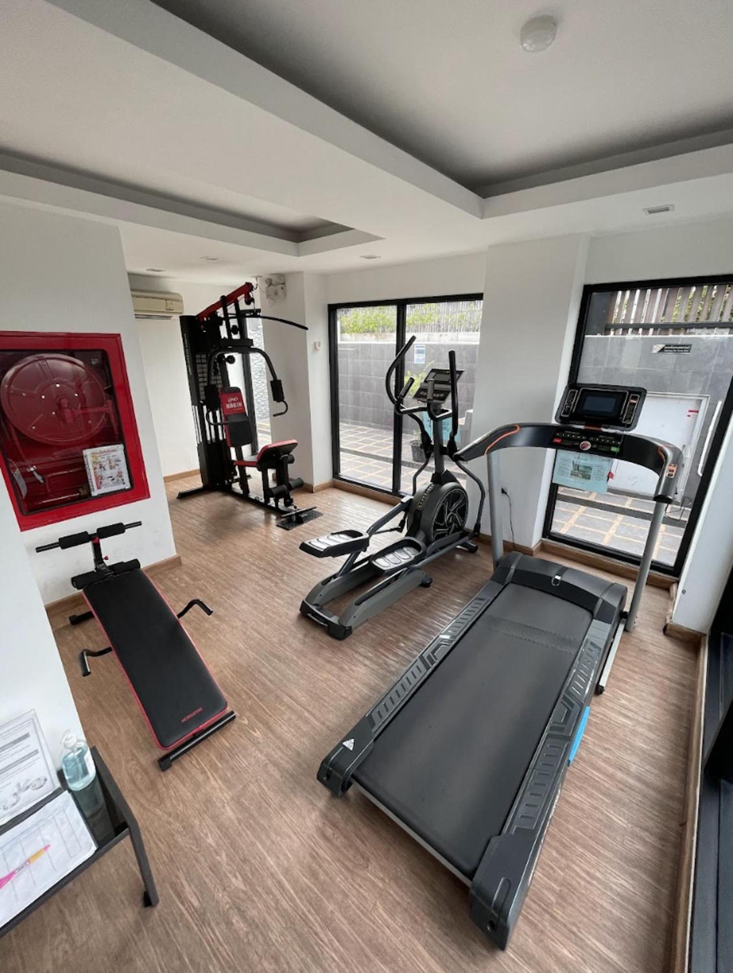 1 Big Br Near Bts Ekkamai - Sky Pool & Gym Apartment