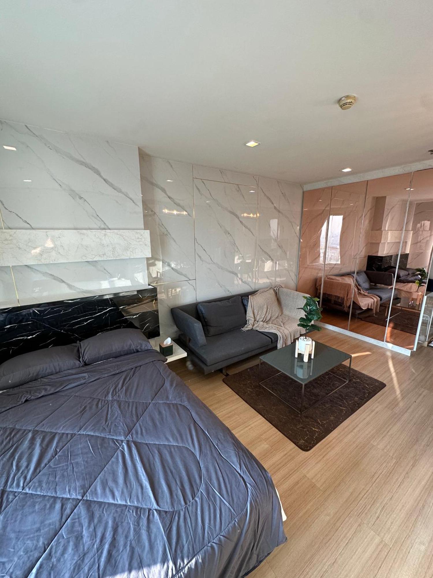 Apartment 1br-bts Phra Khanong 1min-sky Infinity Pool&gym