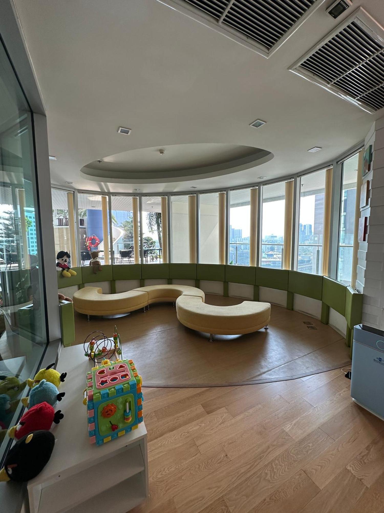 1br-bts Phra Khanong 1min-sky Infinity Pool&gym Apartment Bangkok