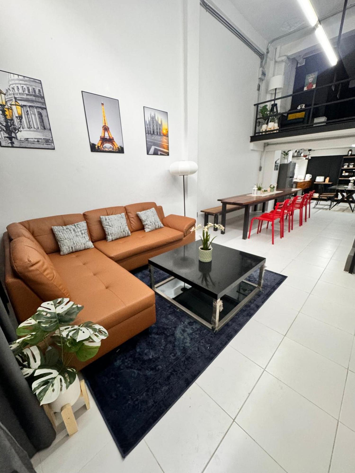 Modern Sukhumvit House Near Phrakanong Bts Station Apartment Bangkok