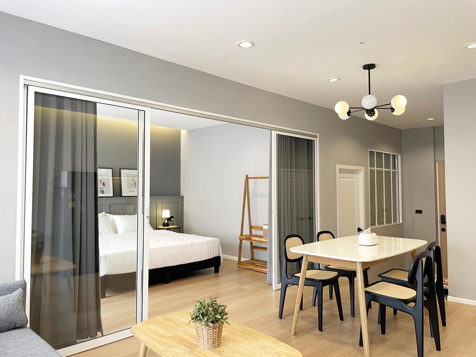 Apartment 2nd Fl. 2br In Old Town With Rooftop View *