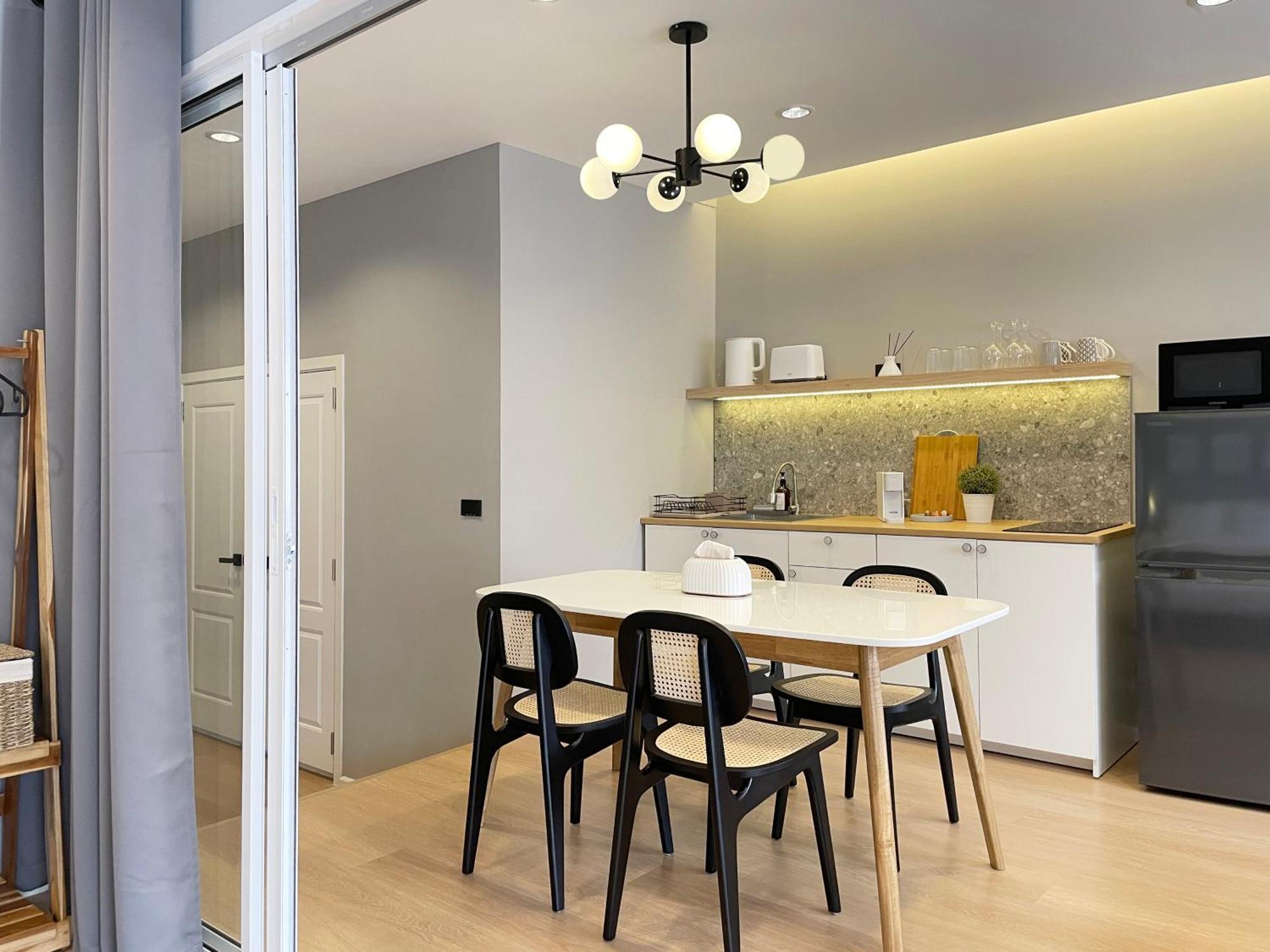 Apartment 2nd Fl. 2br In Old Town With Rooftop View *