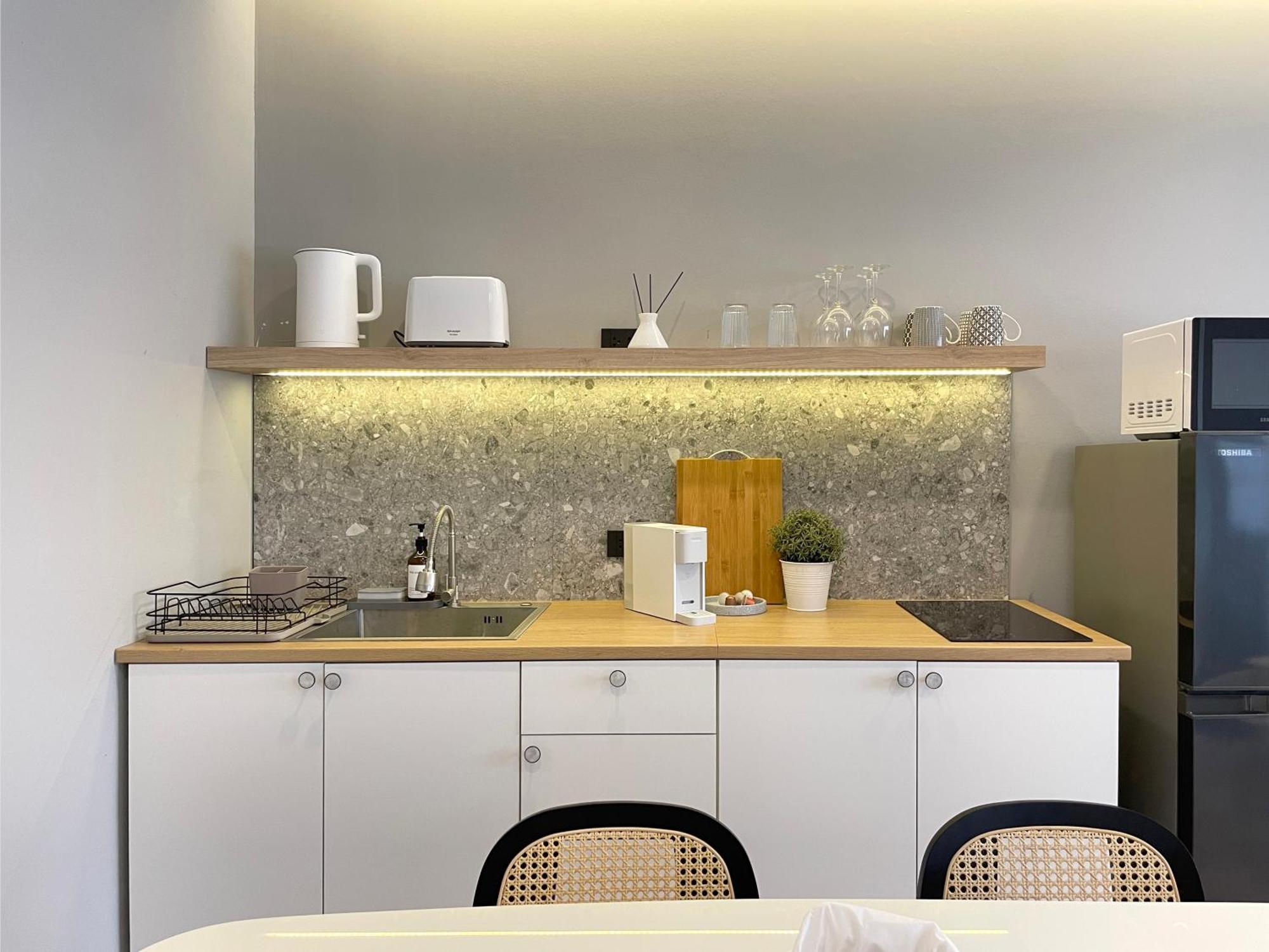 2nd Fl. 2br In Old Town With Rooftop View Apartment Bangkok