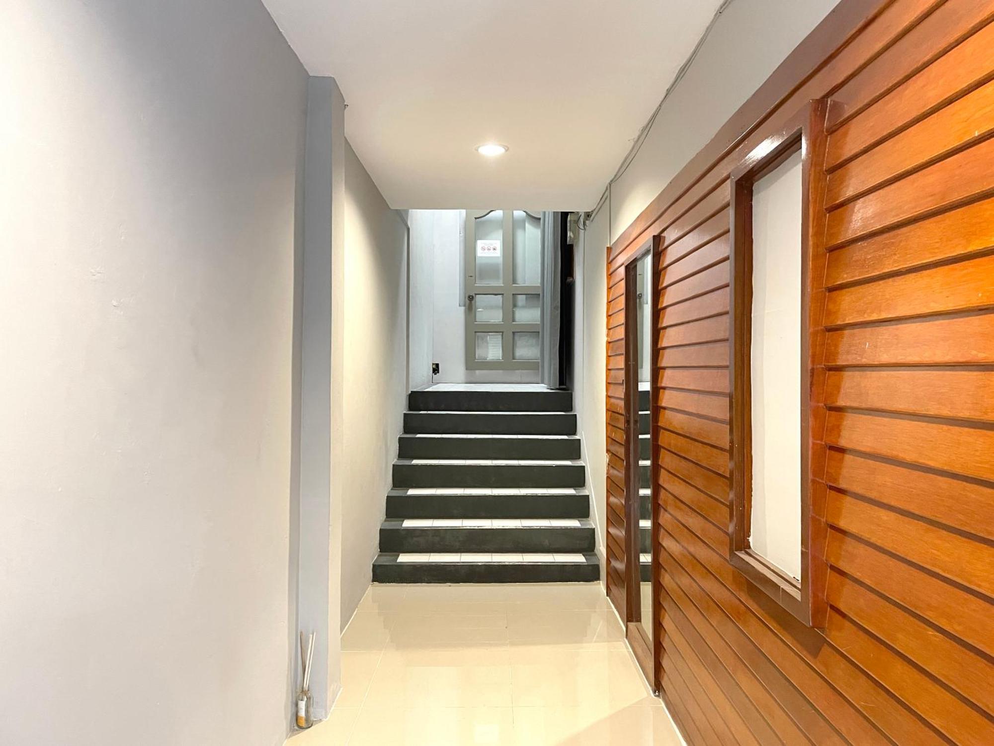 Apartment 2nd Fl. 2br In Old Town With Rooftop View *