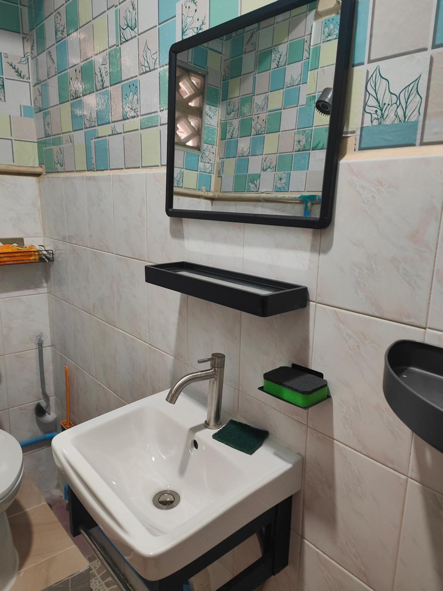 Pangsapuri 204 Olan Place Spacious With Wi-fi Near Bts Skytrain Bangkok