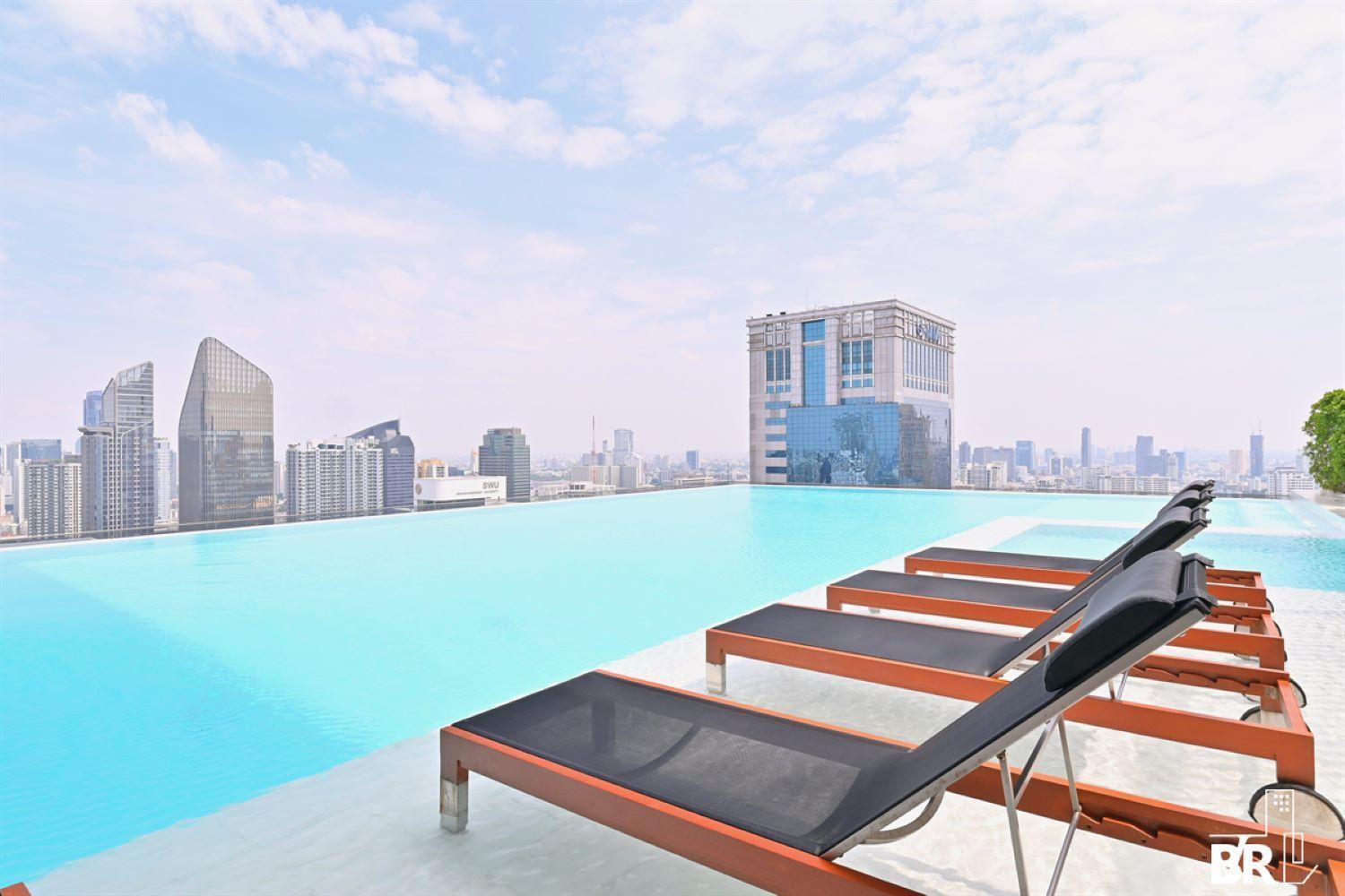 Skyline Views Sky Pool Simply Amazing Asoke Apartment