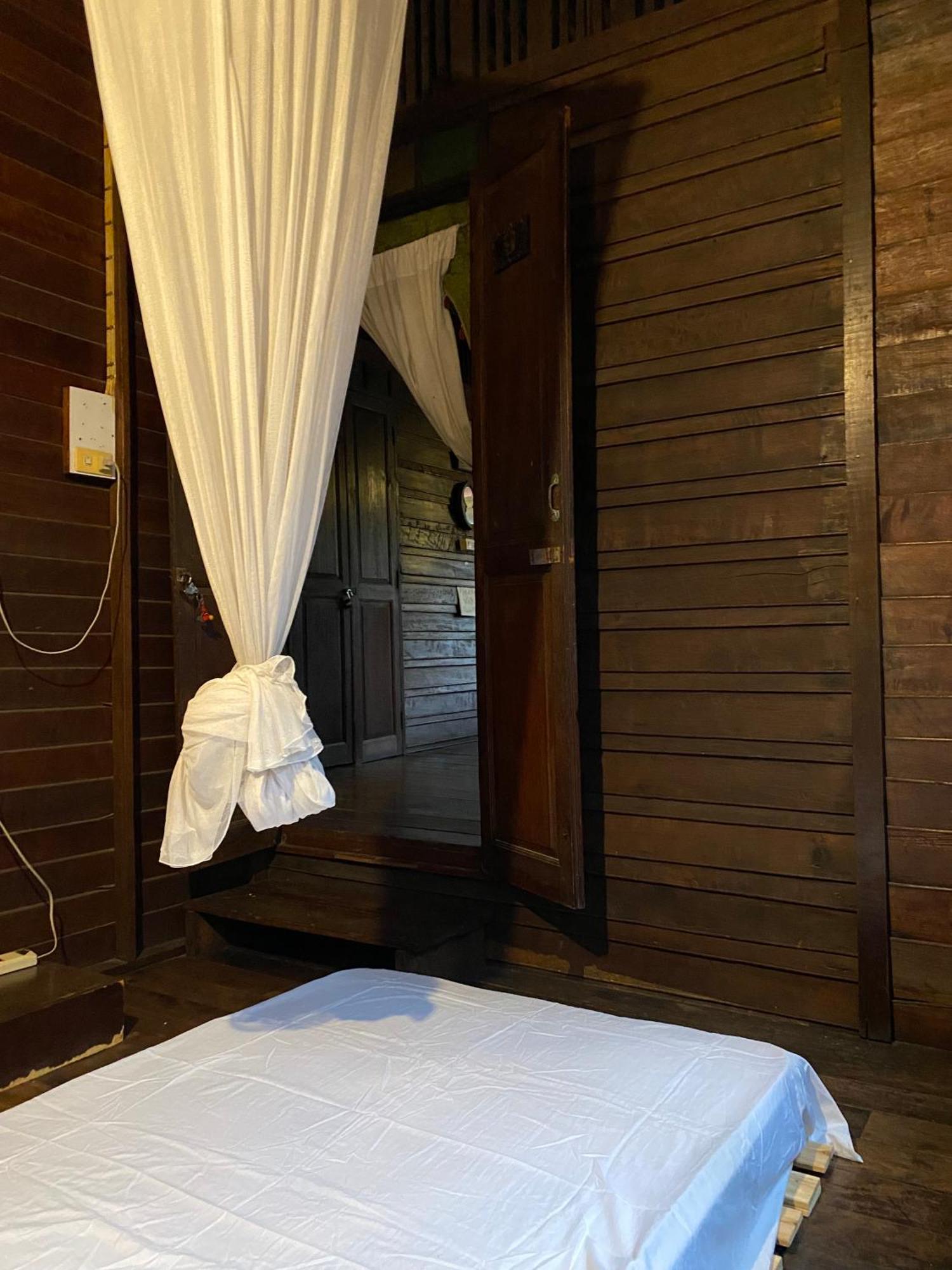 Chest's Place * Bangkok