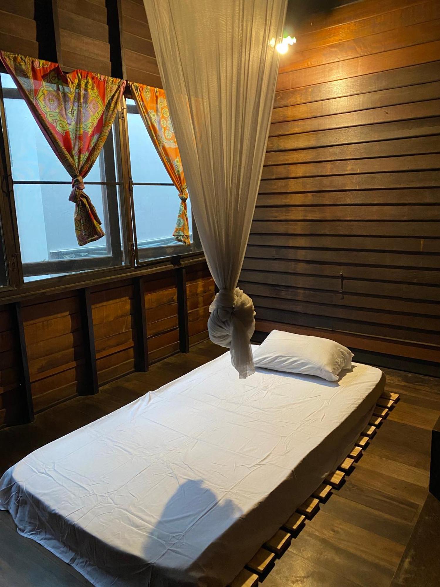 Chest's Place * Bangkok