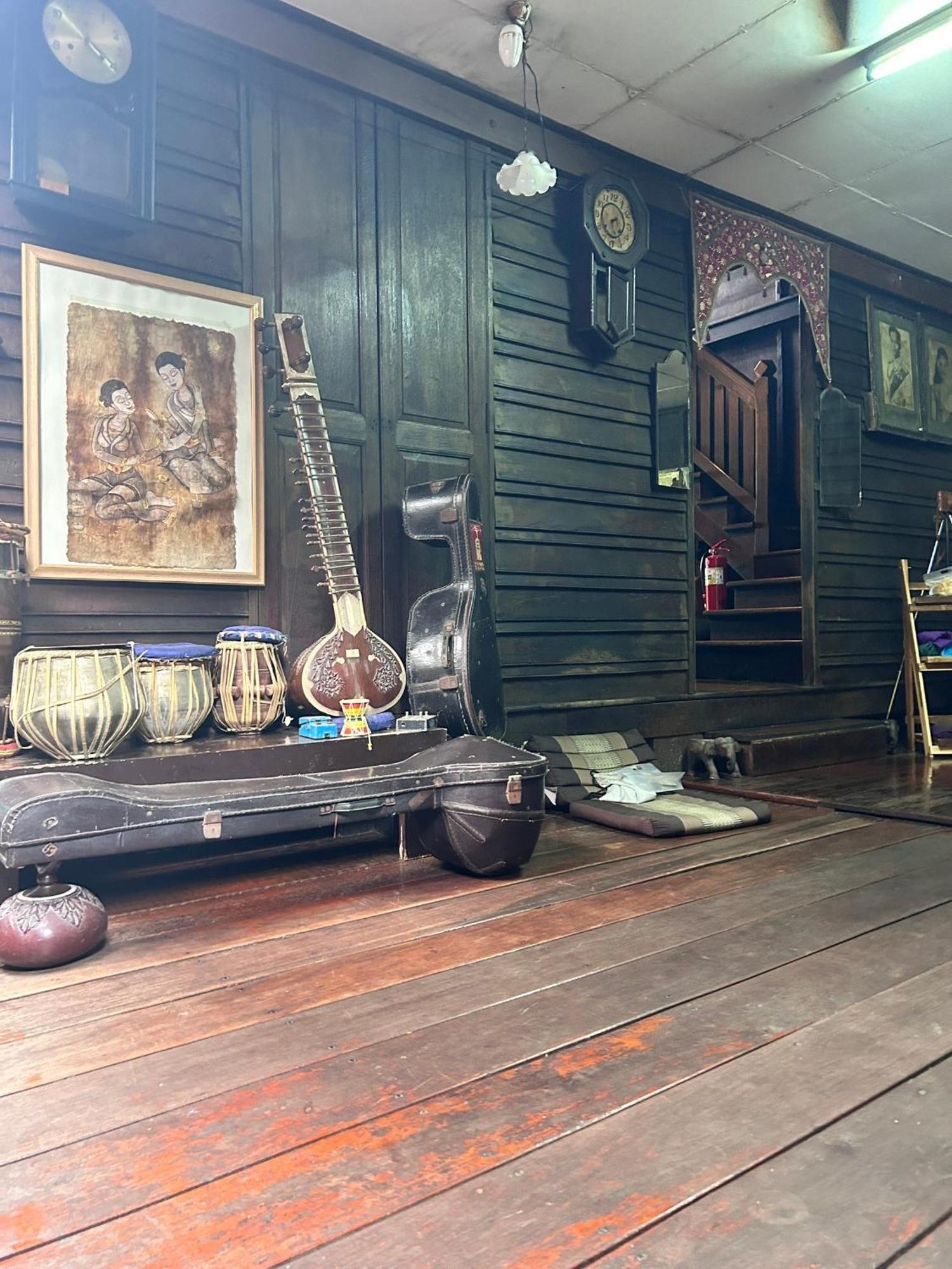 Chest's Place