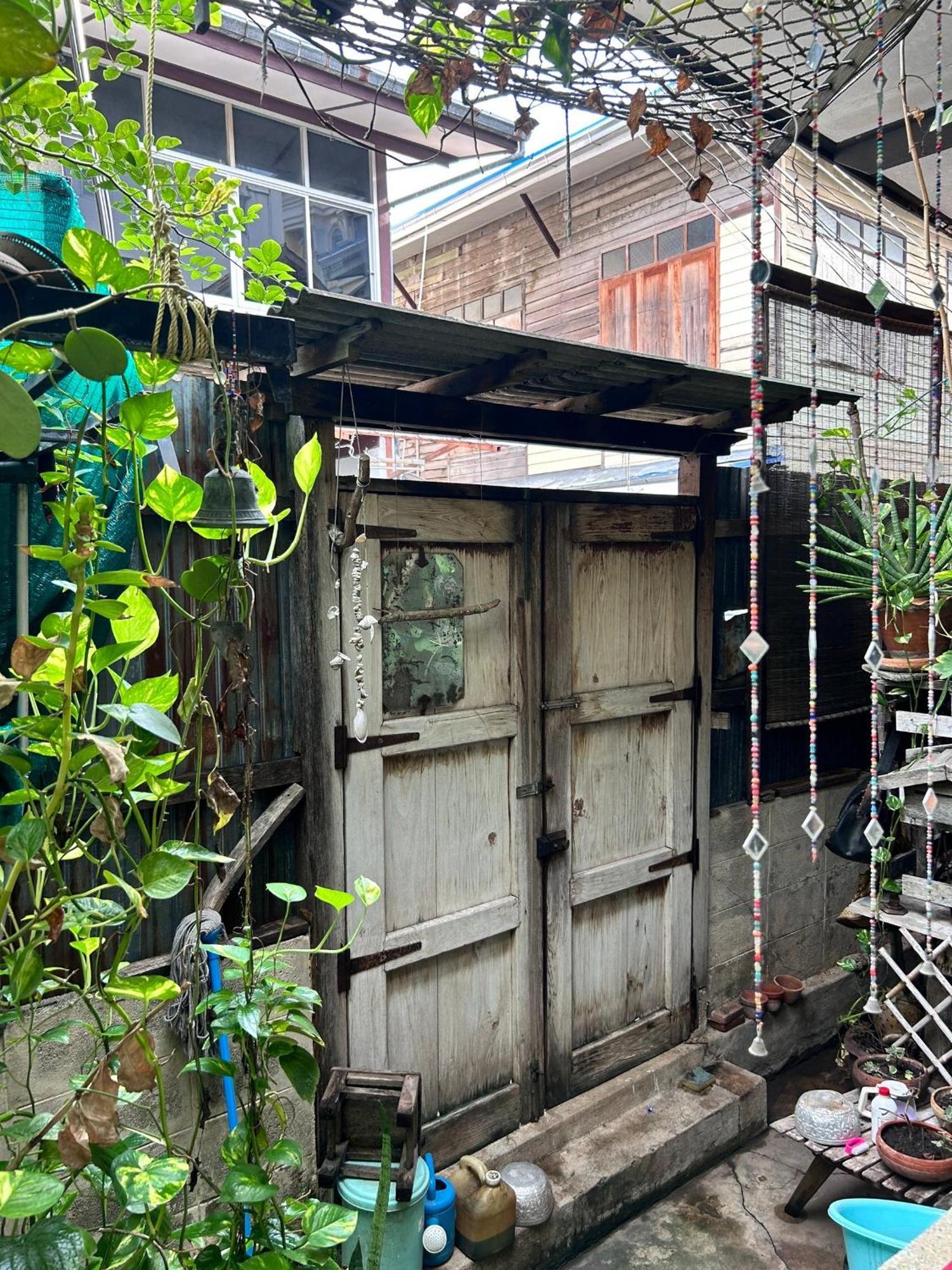 Chest's Place Bangkok