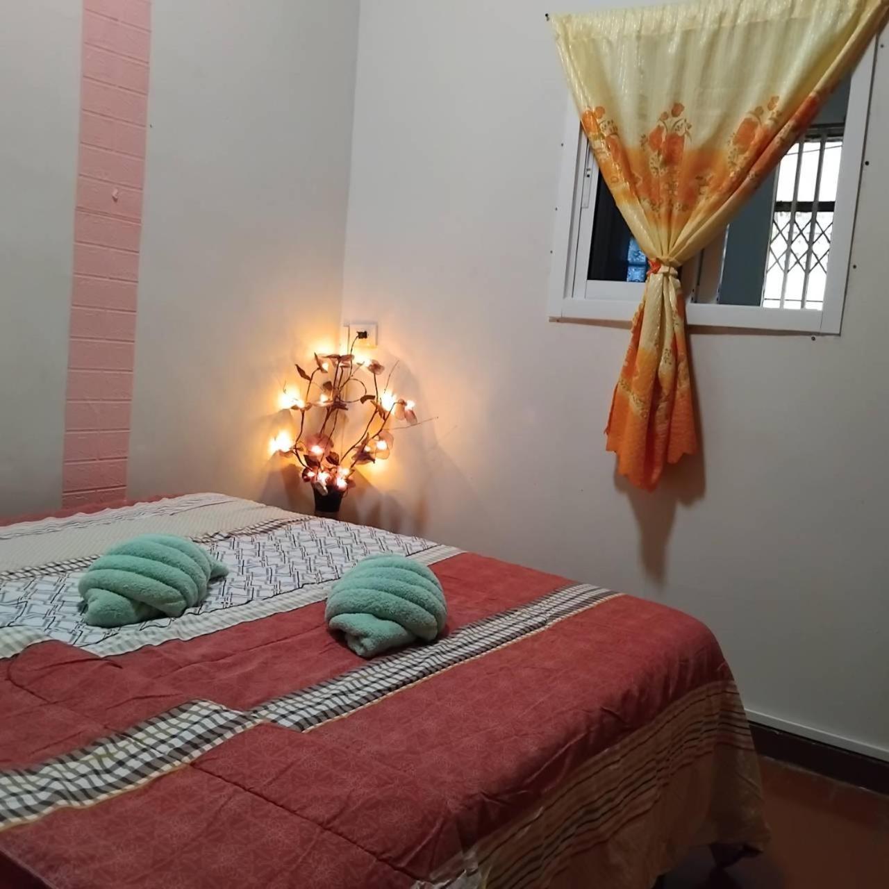 Sleepwith Me Hostel *