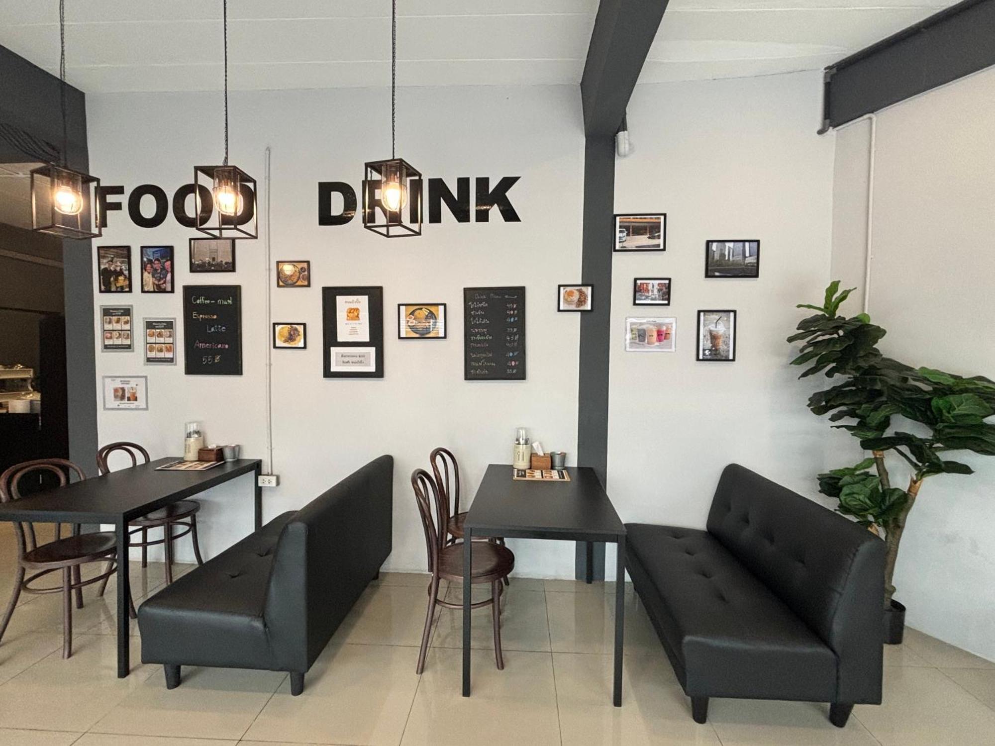 Udomsuk & Cafe - Bts Udomsuk * Bangkok