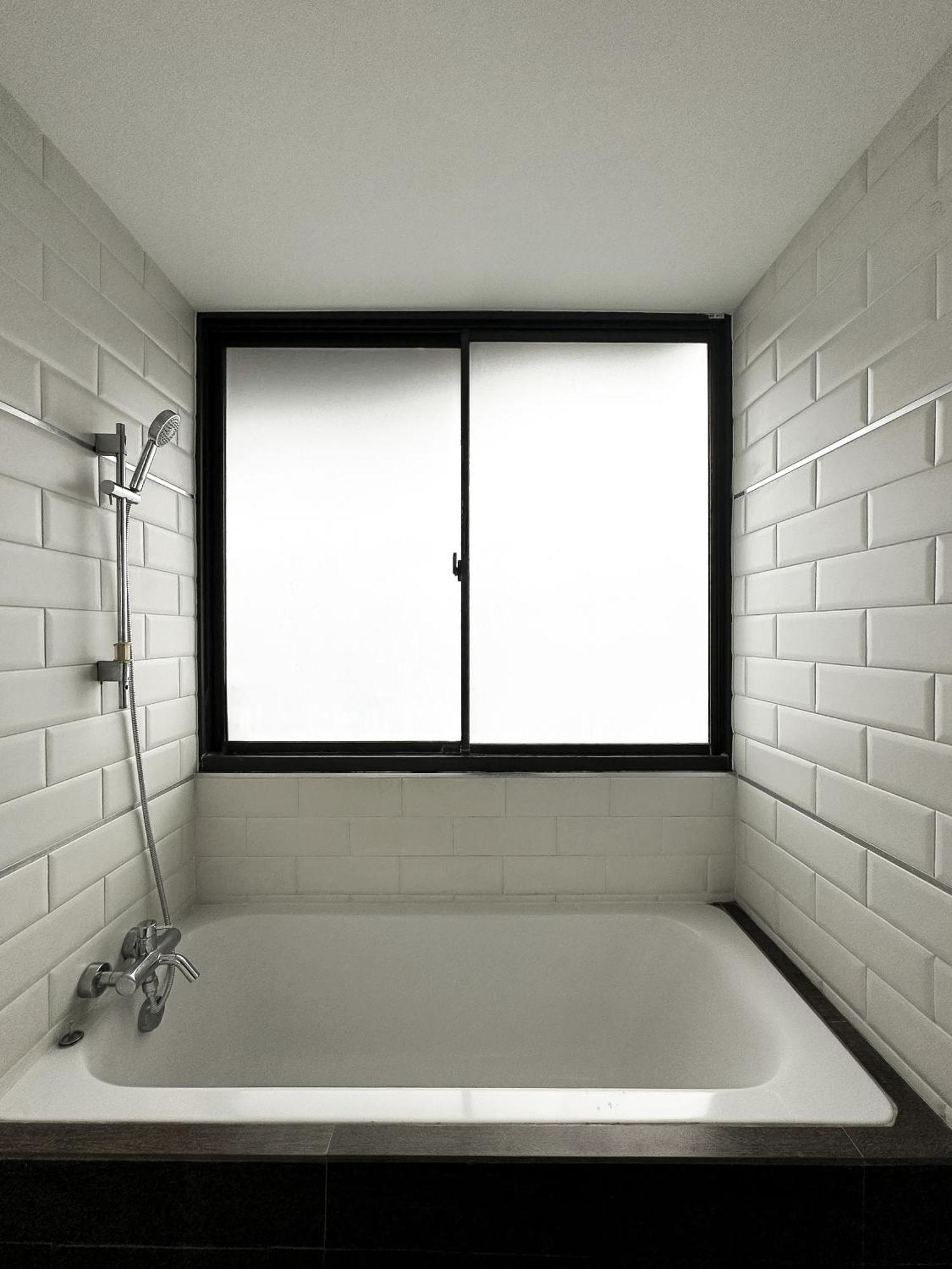 Nantiruj Tower: Serviced In Sukhumvit Soi 8