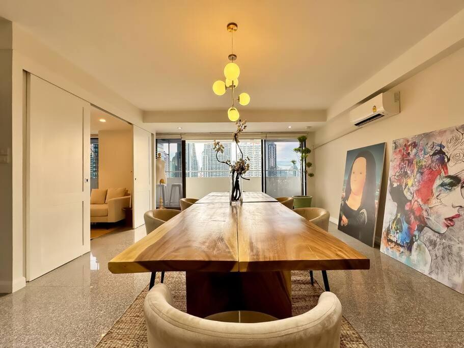 City Skyline Views 2-bed 2-bath, Center Of Silom Apartment