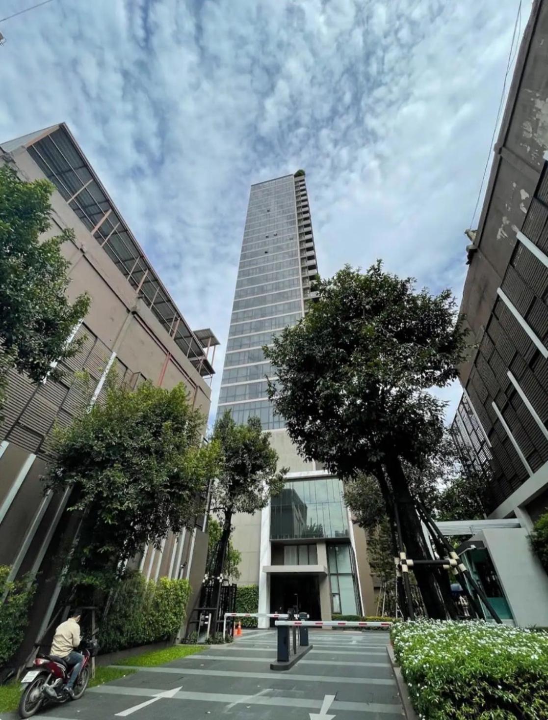 S71 Sukhumvit Big 1 Bedroom City ​​center Swim Gym *