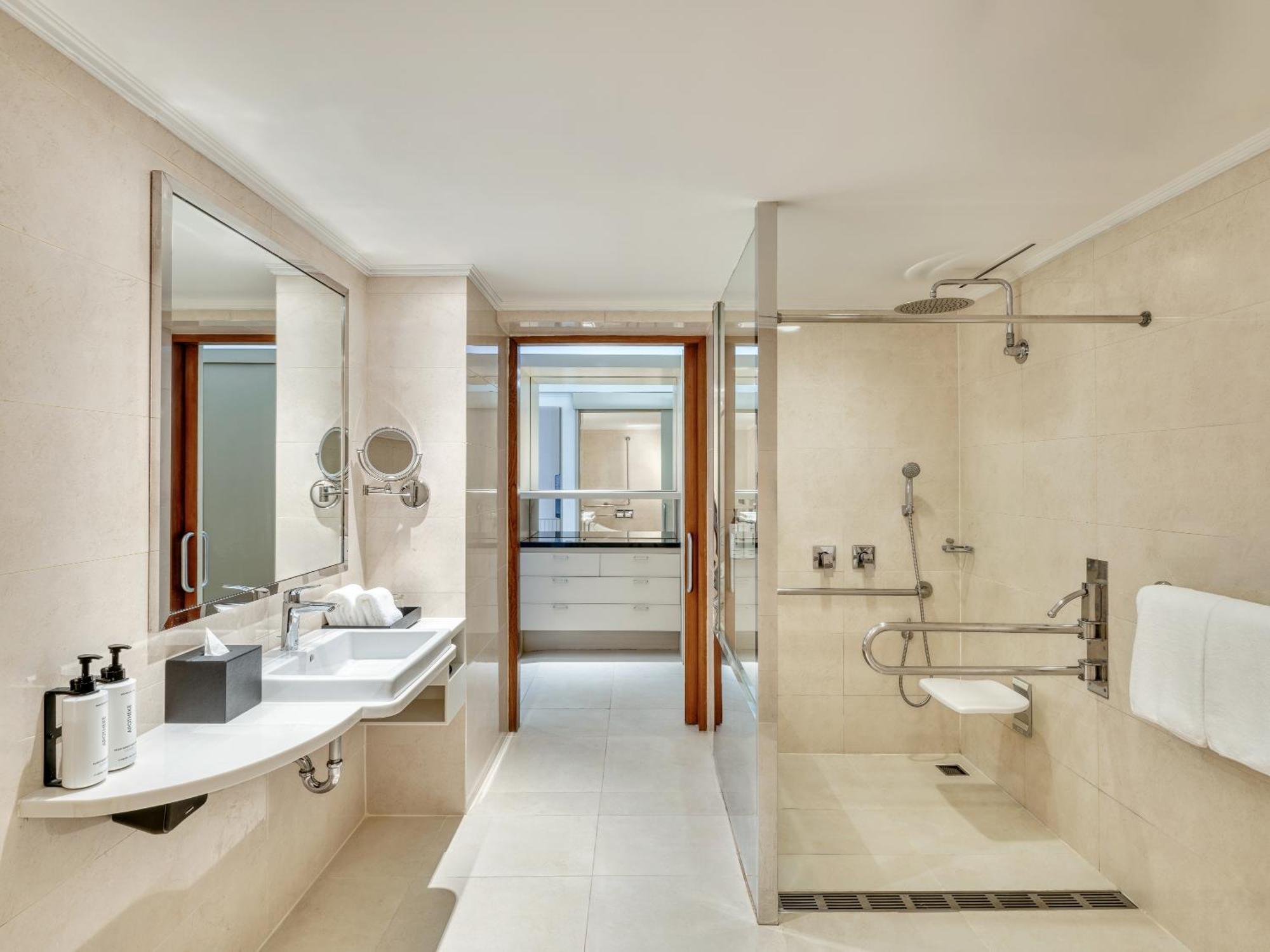 Crowne Plaza Lumpini Park By Ihg Hotel