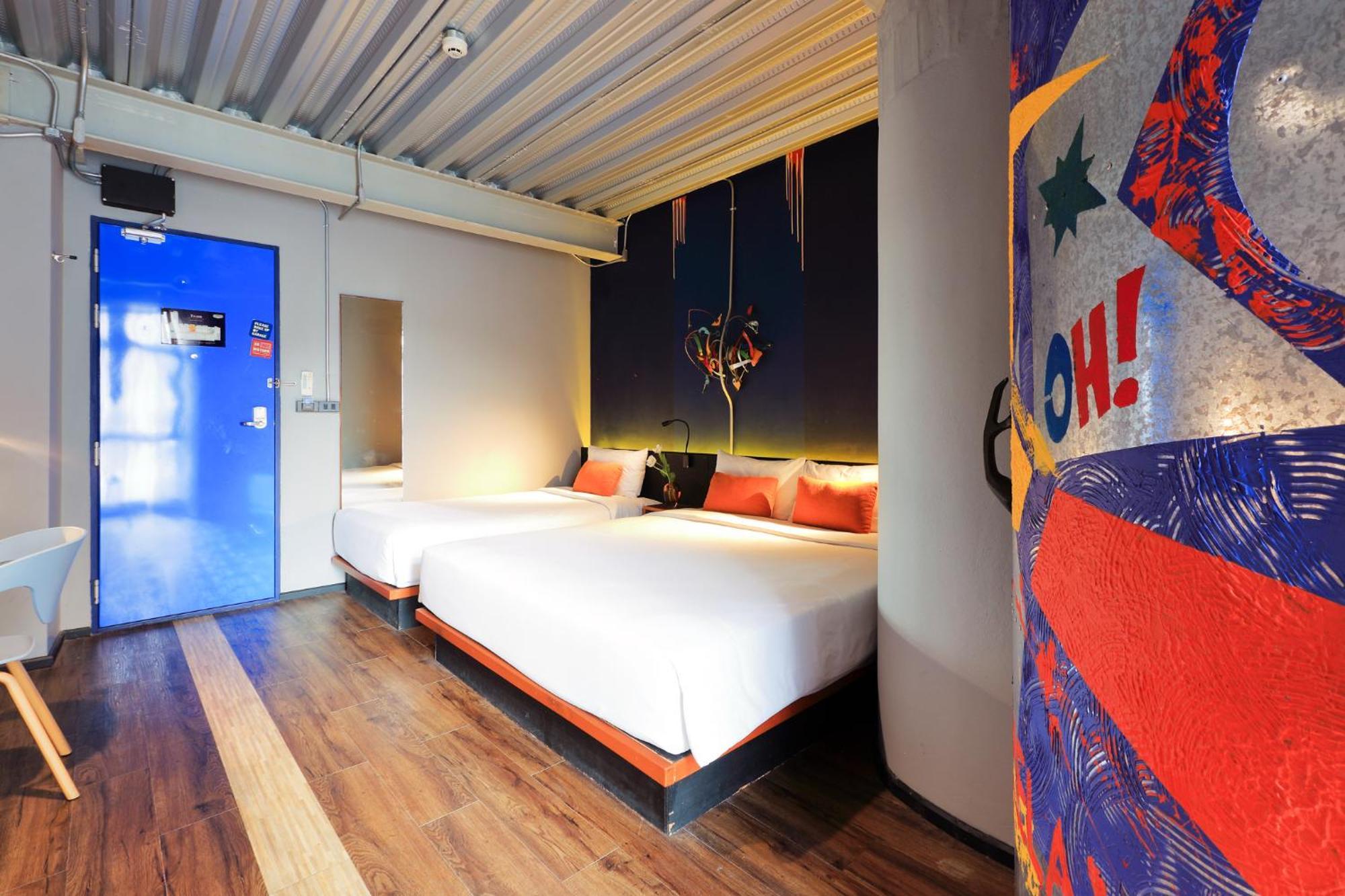 Mestyle Garage Hotel 3*